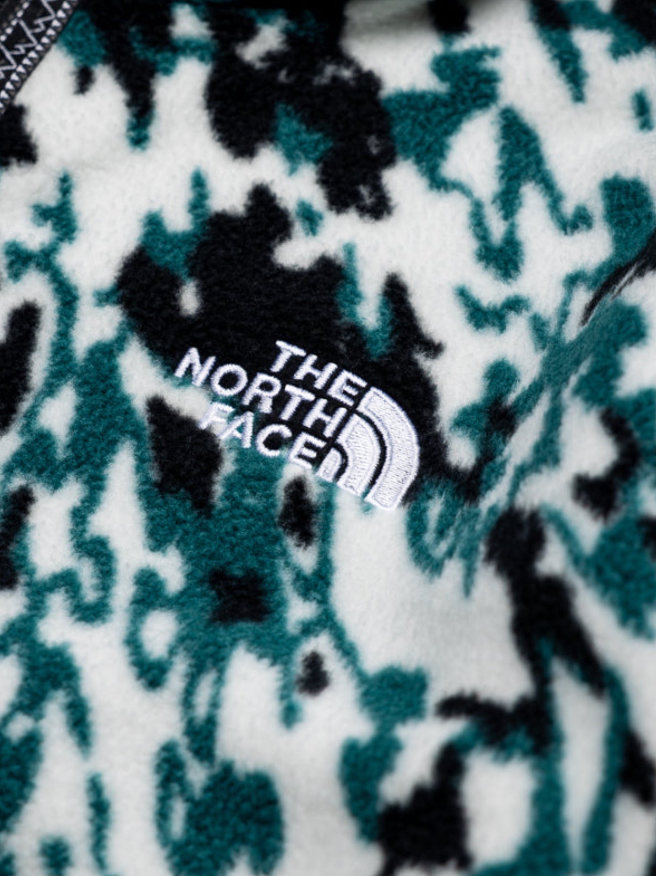 The North Face Men's TNF Fleeski 1/4 Zip – men's designer clothing (view 3)